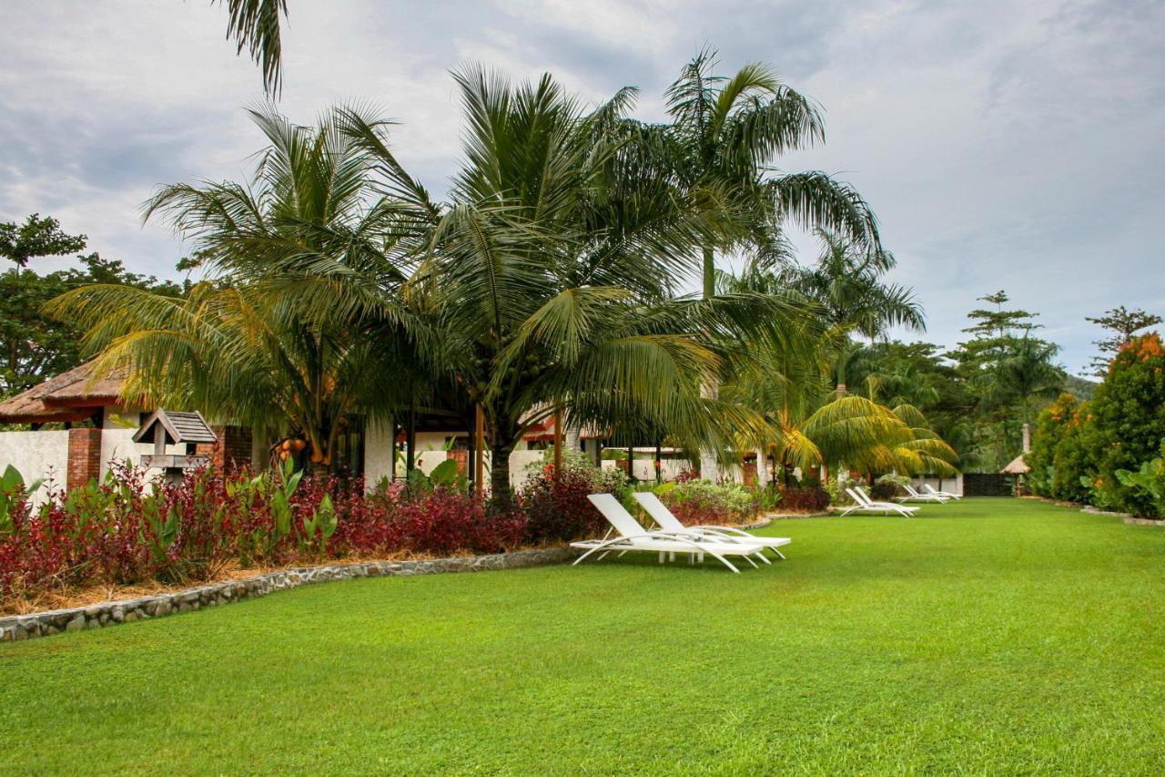 Burudika Bungalows Selong Belanak Exterior photo