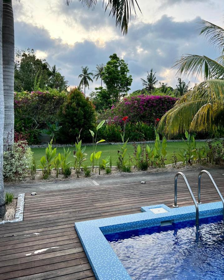 Burudika Bungalows Selong Belanak Exterior photo