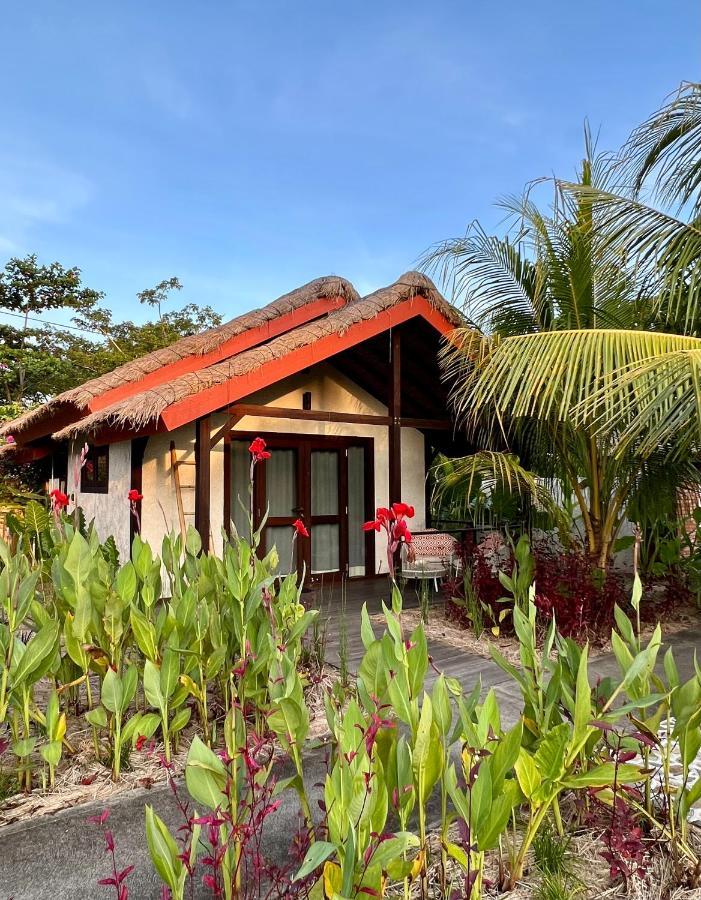Burudika Bungalows Selong Belanak Exterior photo